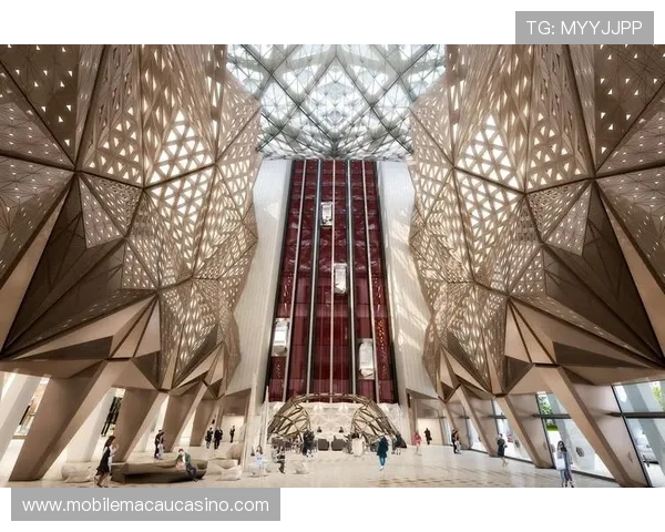 新濠国际集团在澳门的豪华度假村项目带来的经济与旅游业的深远影响 新濠国际集团在澳门的豪华度假村项目带来的经济与旅游业的深远影响