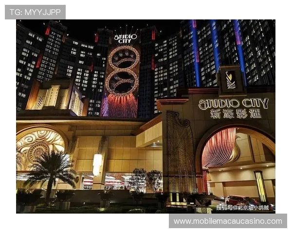 澳门新濠影汇邻近主要交通枢纽方便游客轻松抵达享受便捷的交通服务